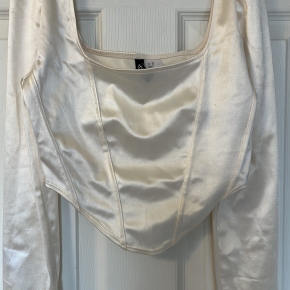 Beautiful Off White Renaissance Corset Top - Picture 3 of 4